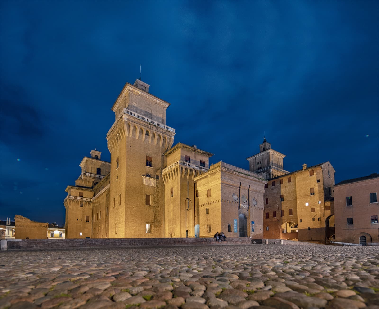 [ParlamiditER] La Notte Dei Musei Al Castello Estense Di Ferrara ...