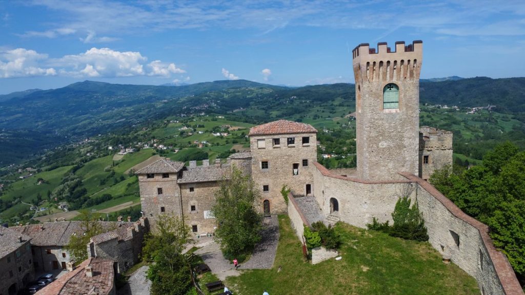 Castello di Montecuccolo, Pavullo nel Frignano (MO) Ph. francesco de marco via shutterstock