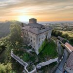 Quattro Castella (RE), Castello di Bianello Ph. D-VISIONS via shutterstock solo uso editoriale