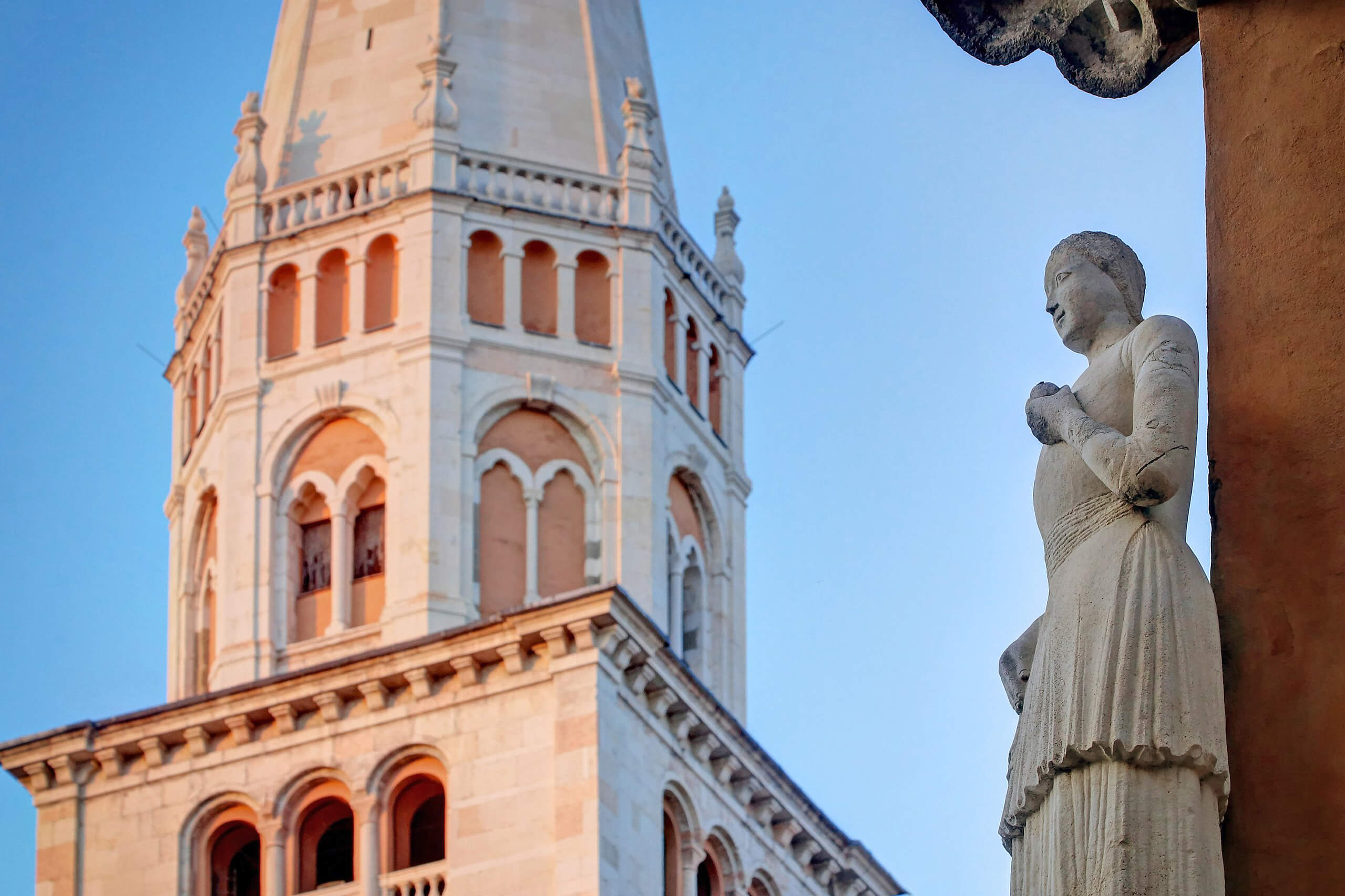 Modena (MO), Statua della Bonissima