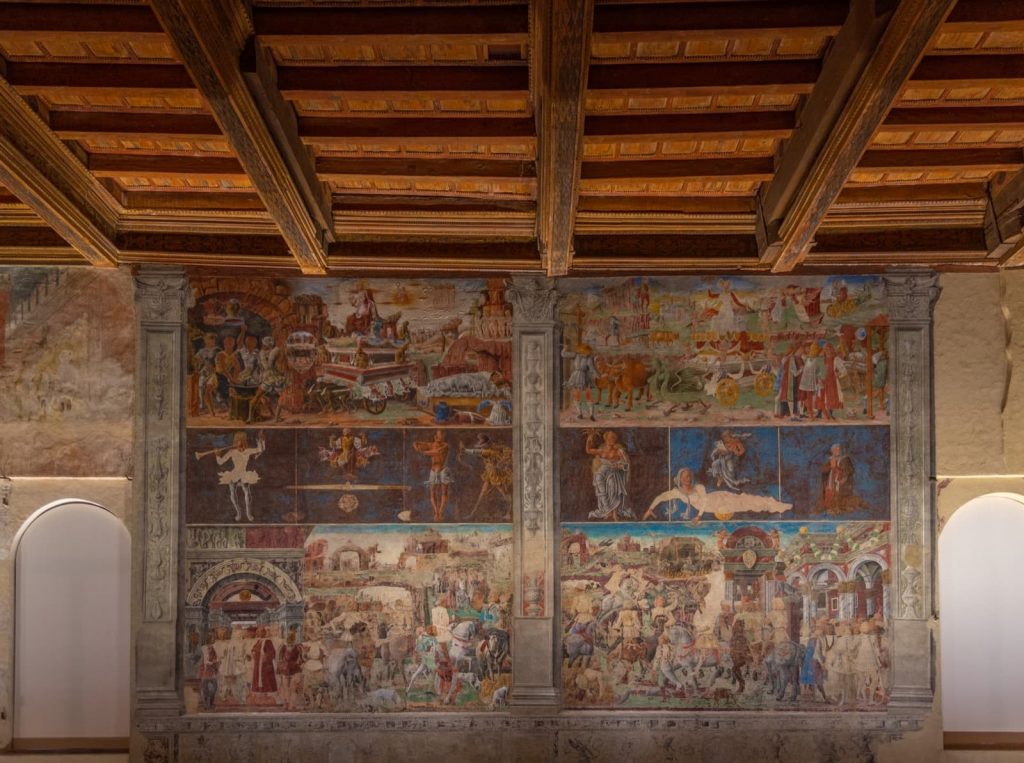 Ferrara, Palazzo Schifanoia, Salone dei Mesi Ph. trabantos via shutterstock solo uso editoriale