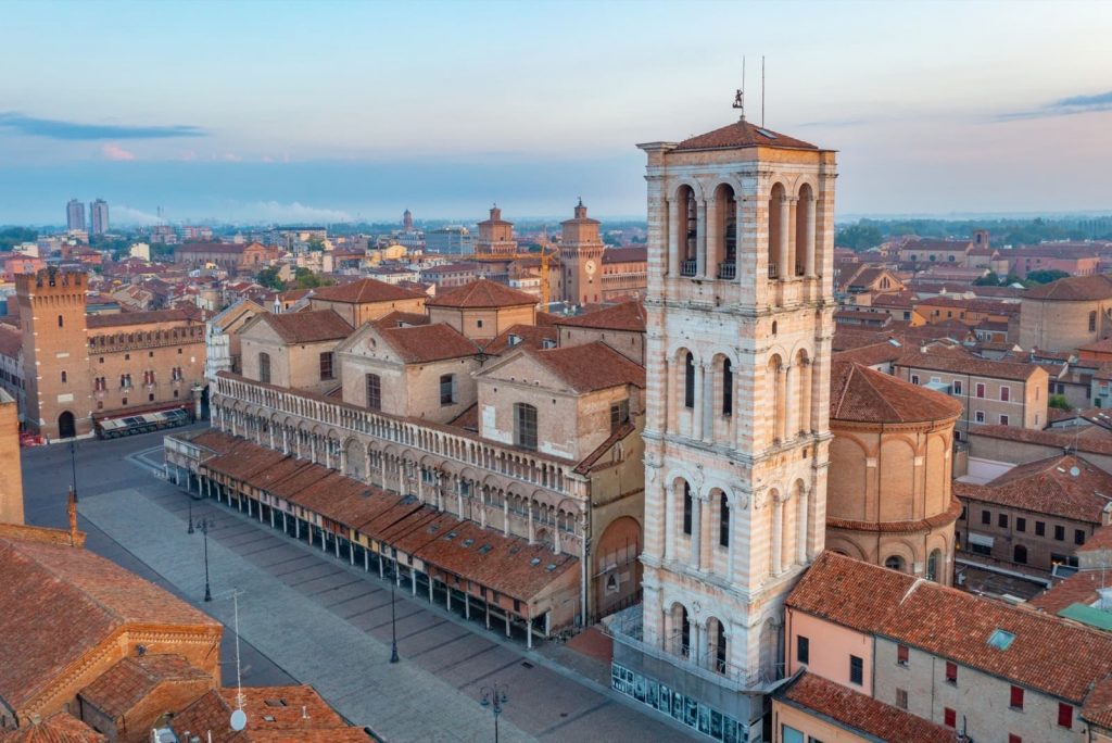 Ferrara, Piazza Trento Trieste Ph. trabantos via shutterstock