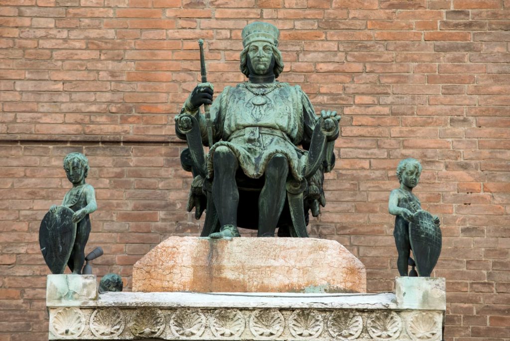 Ferrara, Volto del Cavallo, Statua di Borso d'Este Ph. wjarek via shutterstock