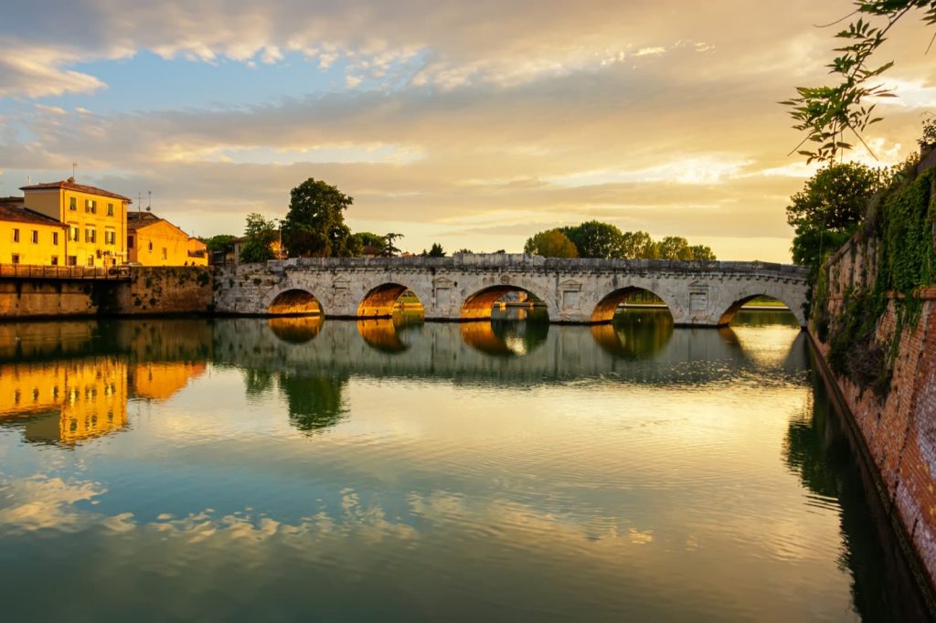 Rimini, Ponte di Tiberio Ph. Ailisa via shutterstock