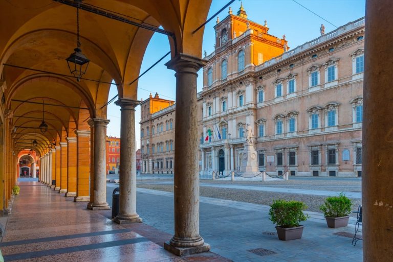 Palazzi Ducali da scoprire in treno